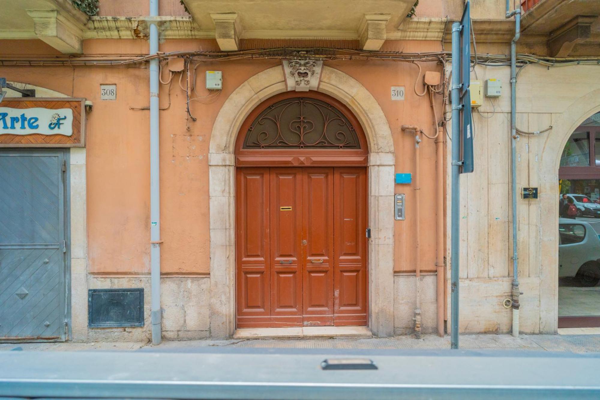 Apartamento Dimora Dante 310 Bari Exterior foto